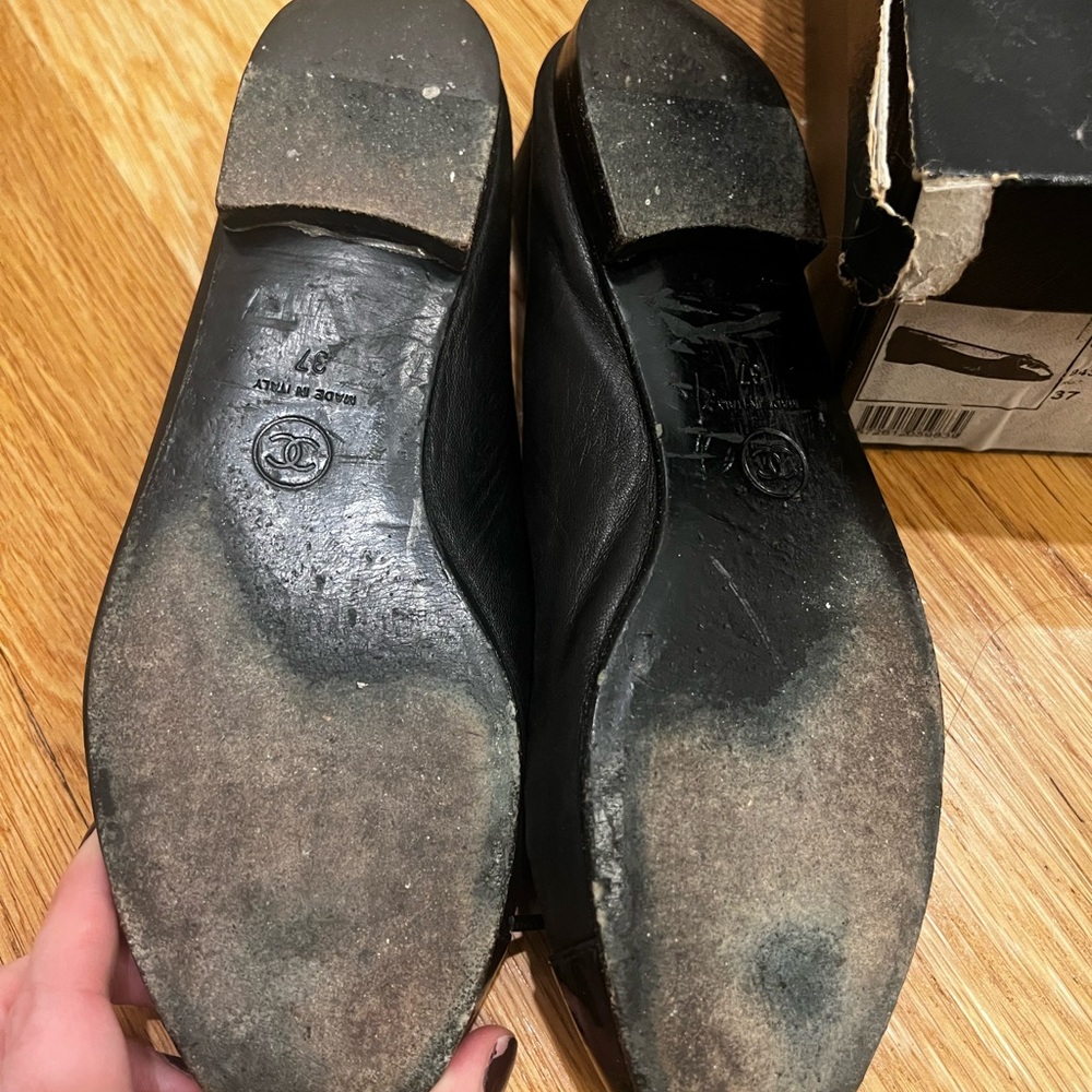 CHANEL Black Leather Flat - Picture 5 of 11
